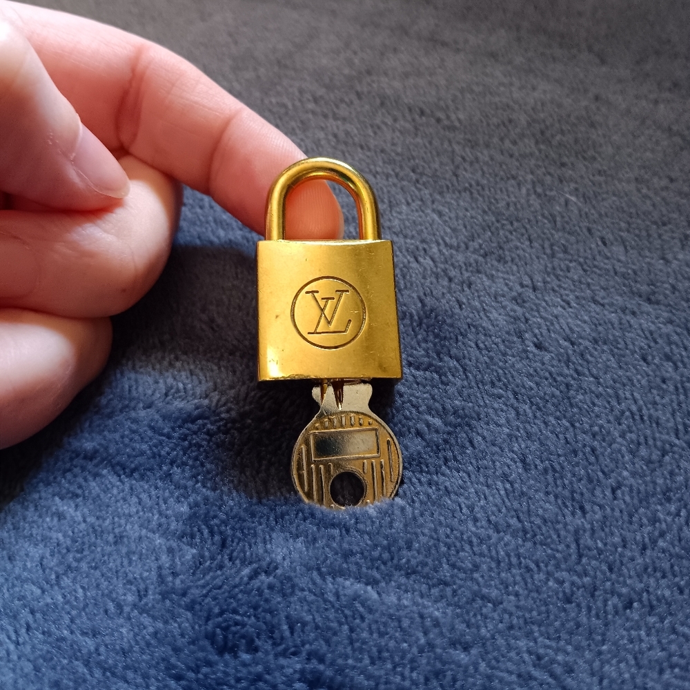 Louis Vuitton  vintageLock and Key #223